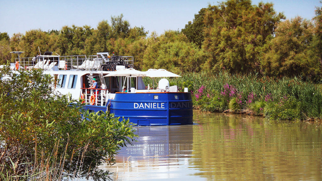 daniele-boat-image-burgundy-river